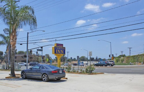 Orange Tustin Inn in Orange - image 17