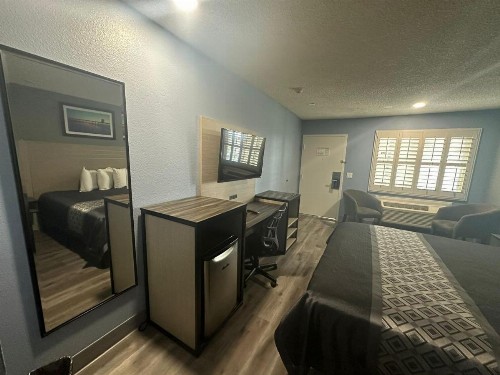 Orange Tustin Inn in Orange - image 33