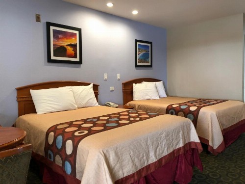 Orange Tustin Inn in Orange - image 7