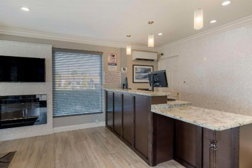 Best Western Orange Plaza - image 14