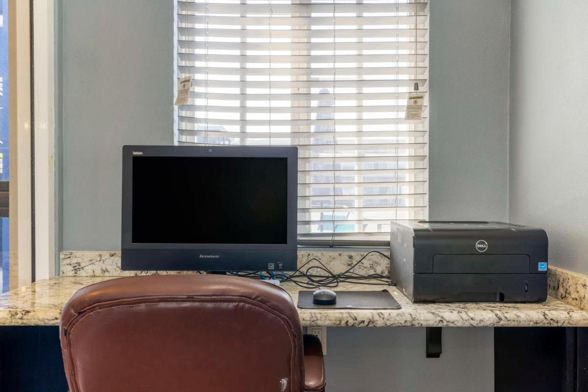 Best Western Orange Plaza - image 6