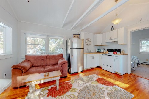 ​Lake Time Cottage - image 12