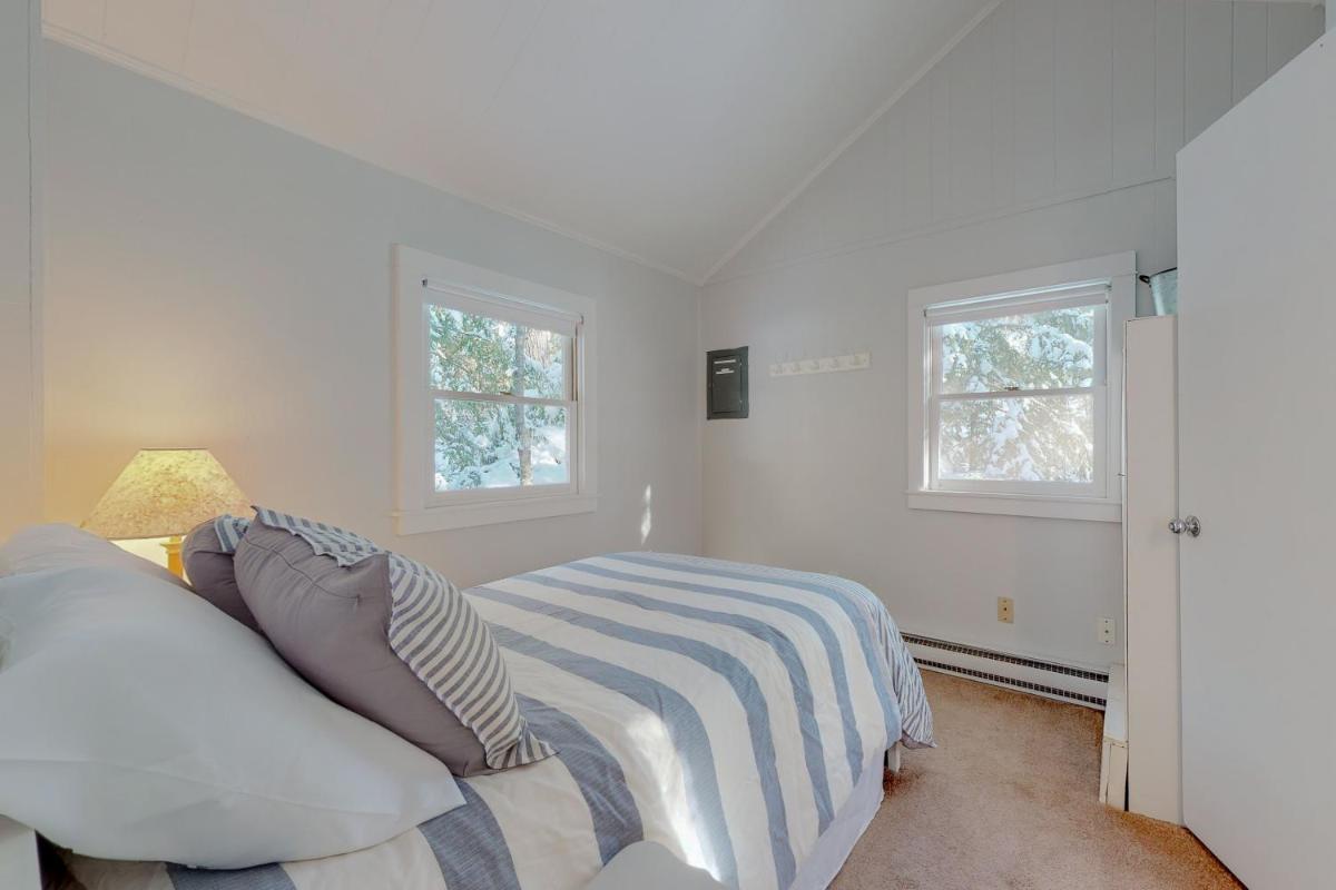 ​Lake Time Cottage - image 2