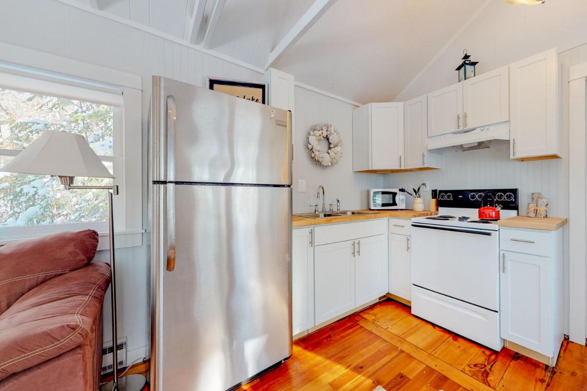 ​Lake Time Cottage - image 4