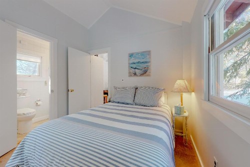 ​Lake Time Cottage - image 6