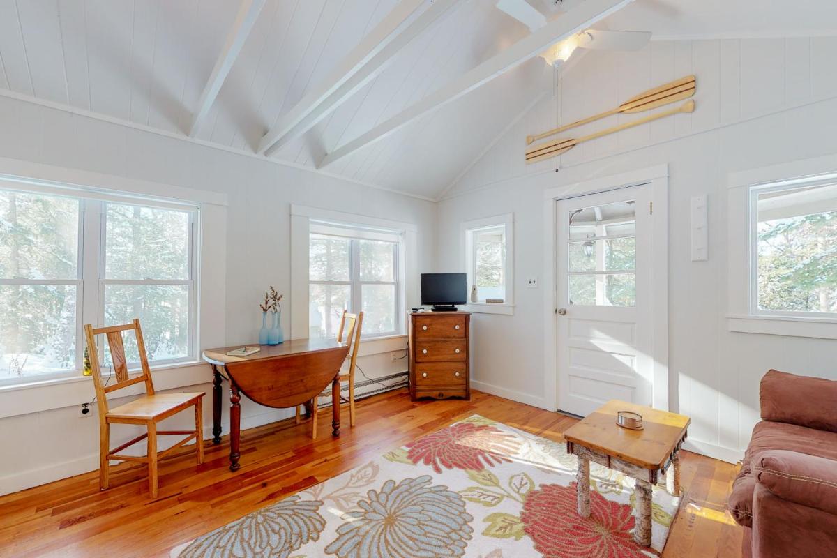 ​Lake Time Cottage - image 7