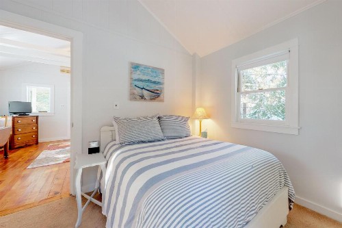 ​Lake Time Cottage - image 9