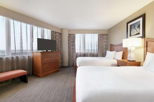 Embassy Suites by Hilton Orlando International Drive ICON Park - image 11