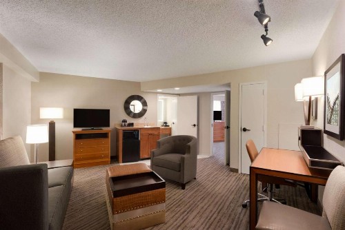Embassy Suites by Hilton Orlando International Drive ICON Park - image 26