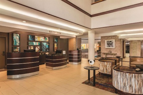 Embassy Suites by Hilton Orlando International Drive ICON Park - image 28