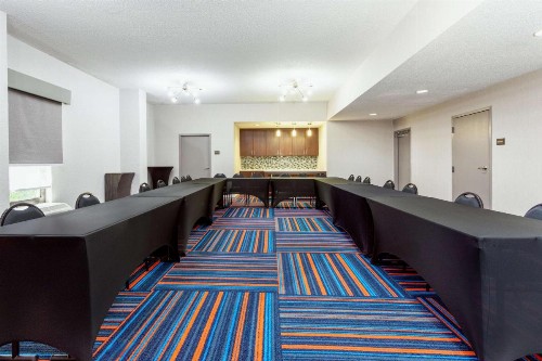 Hampton Inn Orlando-Airport - image 35