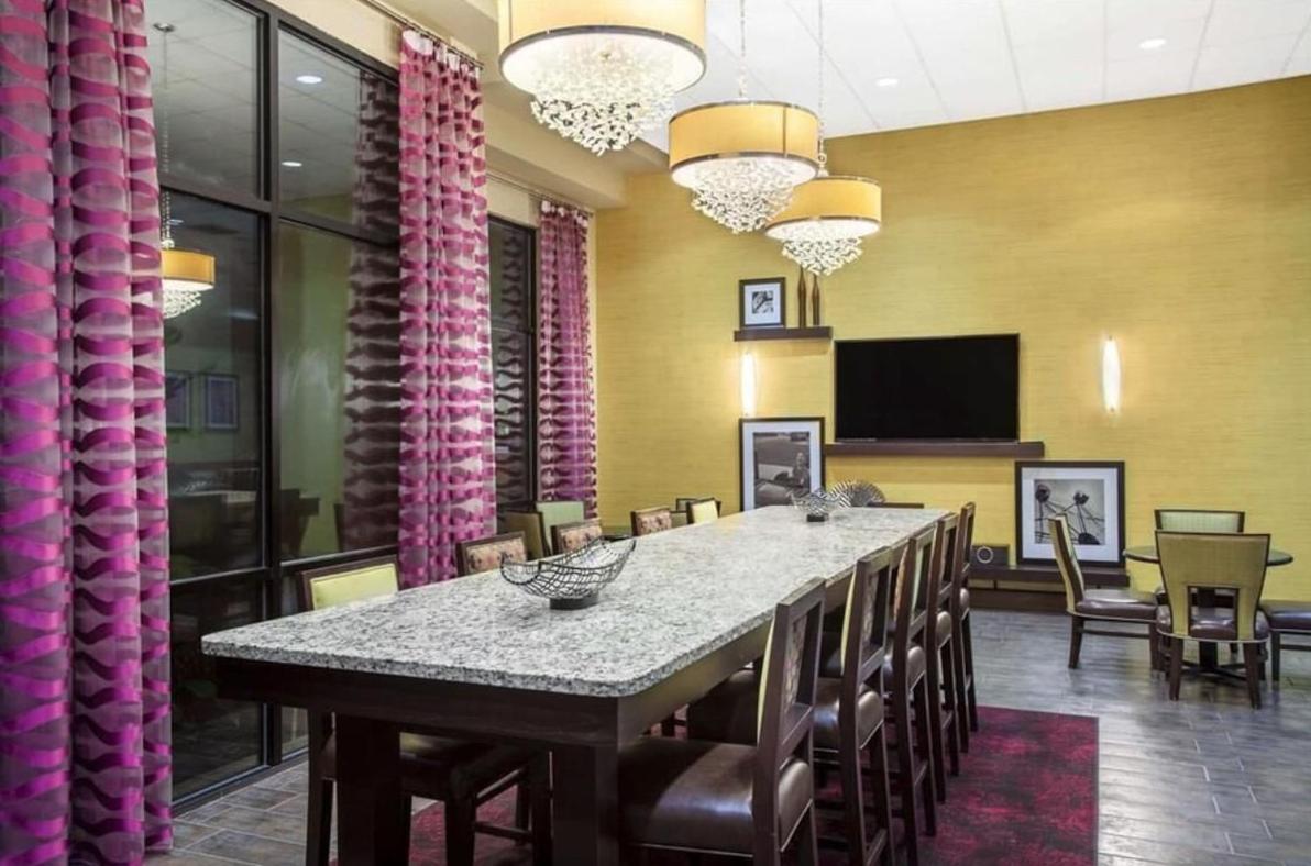 Ramada by Wyndham Orlando Florida Mall - image 3