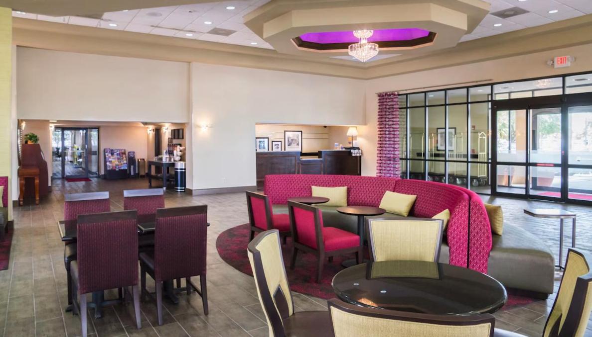 Ramada by Wyndham Orlando Florida Mall - image 4