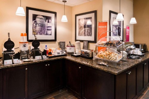 Hampton Inn & Suites Orlando-East UCF - image 13