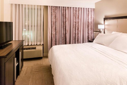 Hampton Inn & Suites Orlando-East UCF - image 29