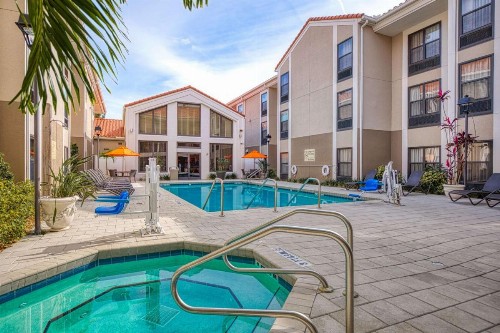 Hampton Inn & Suites Orlando-East UCF - image 9