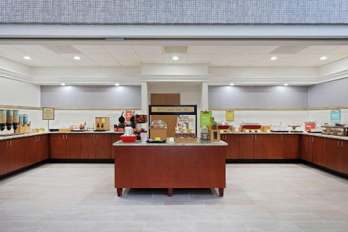 Hampton Inn & Suites Orlando International Drive North - image 10