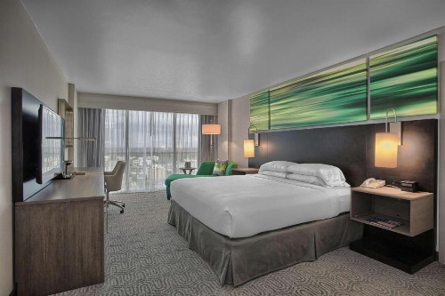 DoubleTree by Hilton at the Entrance to Universal Orlando - image 26