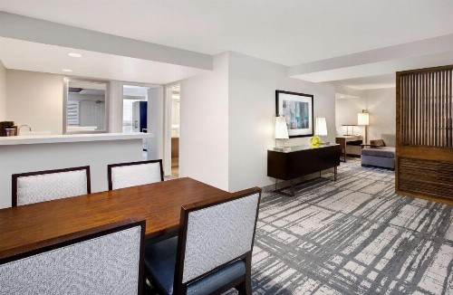 Embassy Suites by Hilton Orlando International Drive Convention Center - image 17
