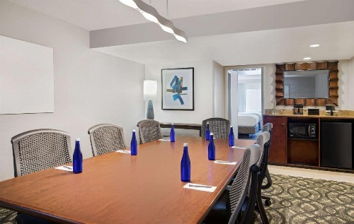 Embassy Suites by Hilton Orlando International Drive Convention Center - image 22