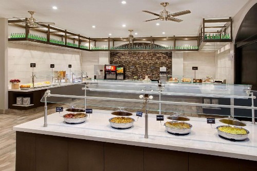 Embassy Suites by Hilton Orlando International Drive Convention Center - image 9
