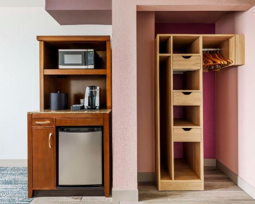 Hilton Garden Inn Orlando at SeaWorld - image 21