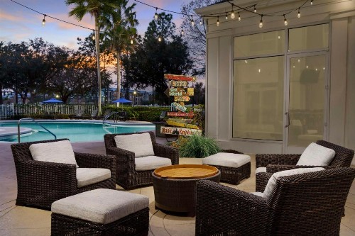 Hilton Garden Inn Orlando at SeaWorld - image 7