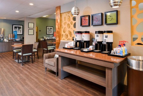 Hampton Inn Closest to Universal Orlando - image 18