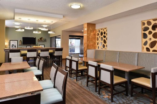 Hampton Inn Closest to Universal Orlando - image 35