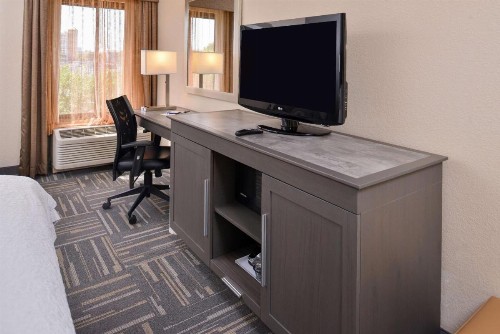Hampton Inn Closest to Universal Orlando - image 38