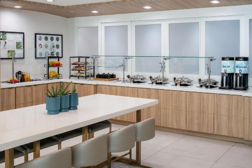 Hilton Garden Inn Orlando Airport - image 11