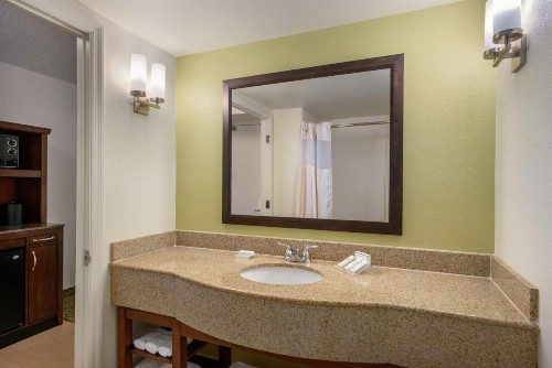 Hilton Garden Inn Orlando East - UCF Area - image 8