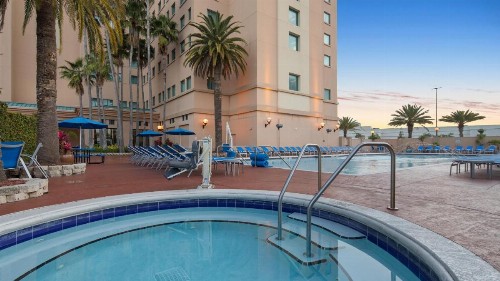 The Florida Hotel & Conference Center in the Florida Mall - image 26