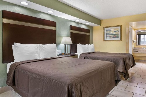 Clarion Inn International Drive - image 11