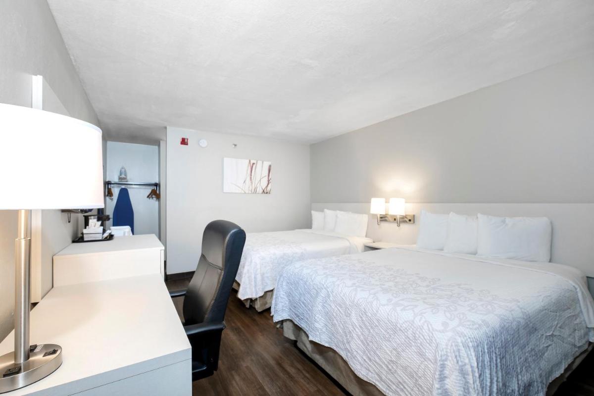 Red Roof Inn PLUS+ Orlando - Convention Center / Int'l Dr - image 2