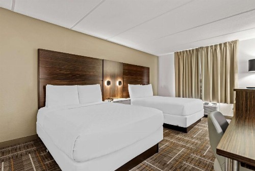 Best Western Airport Inn & Suites - image 18