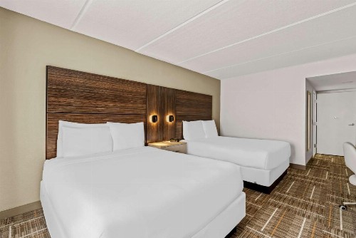 Best Western Airport Inn & Suites - image 21