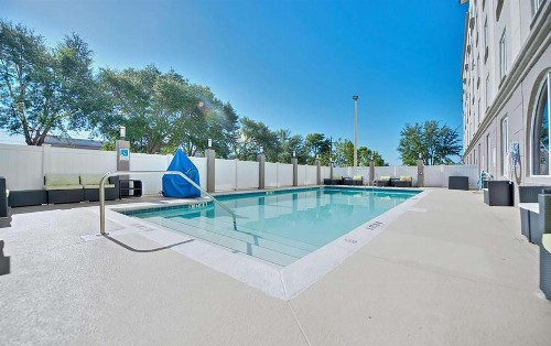 Best Western Airport Inn & Suites - image 25