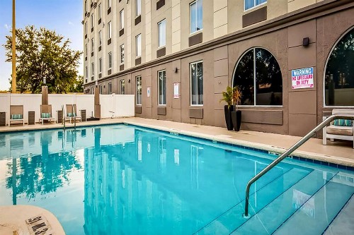 Best Western Airport Inn & Suites - image 26