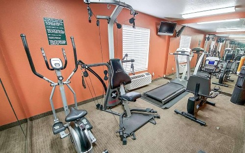Best Western Airport Inn & Suites - image 27