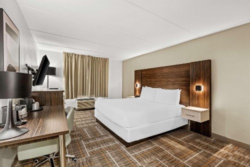 Best Western Airport Inn & Suites - image 3
