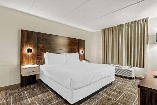 Best Western Airport Inn & Suites - image 7