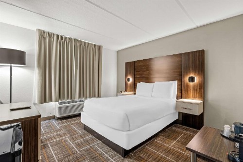 Best Western Airport Inn & Suites - image 8