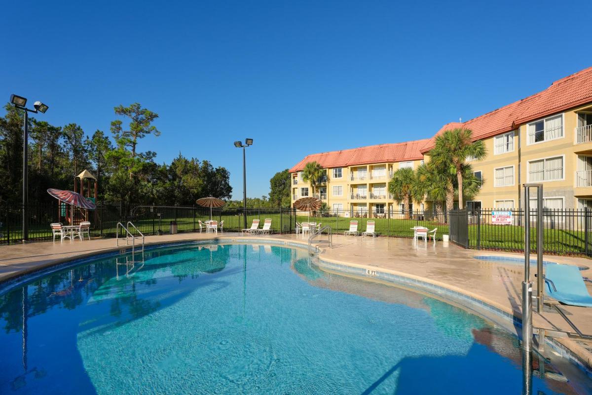 Parc Corniche Condominium Suites - main image