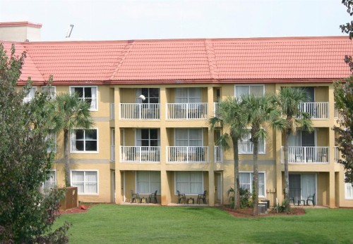 Parc Corniche Condominium Suites - image 36