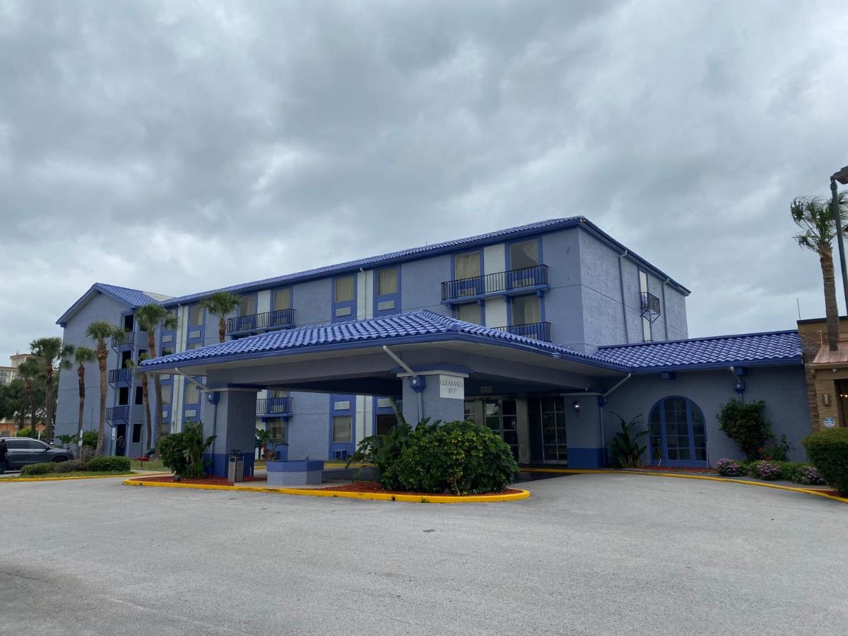 Monumental Movieland Hotel - image 2