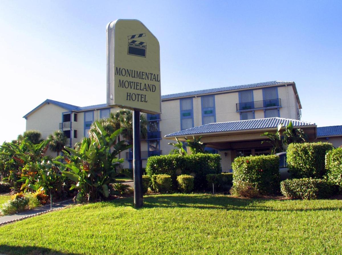 Monumental Movieland Hotel - image 4