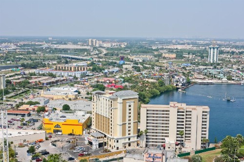 Ramada Plaza Resort & Suites By Wyndham Orlando International Drive - image 4