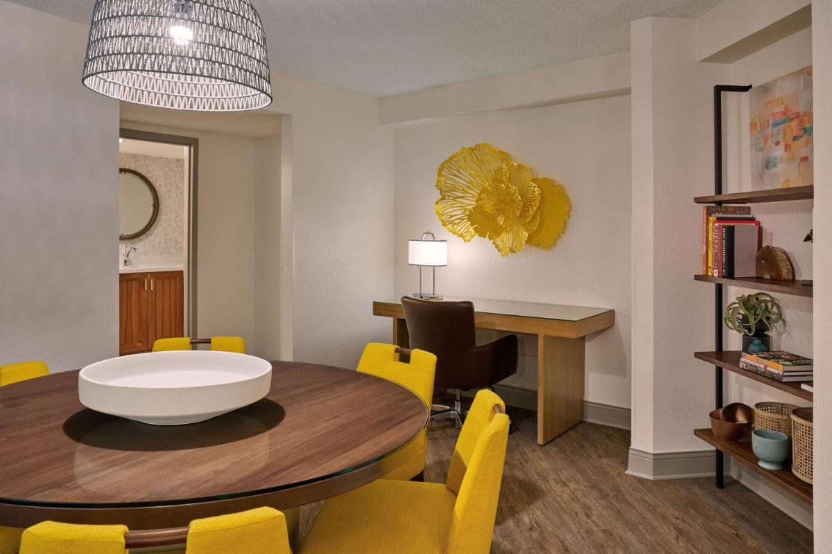 Sheraton Orlando Lake Buena Vista Resort Near Disney Springs - image 6