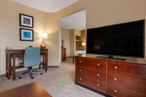 Comfort Suites Near Universal Orlando Resort - image 18
